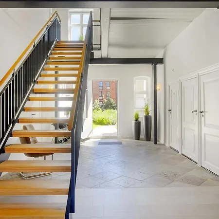 Apartment Gutshaus No1 *